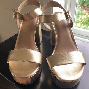 MiaToo gold Beebee platform block heel sandal size 10
